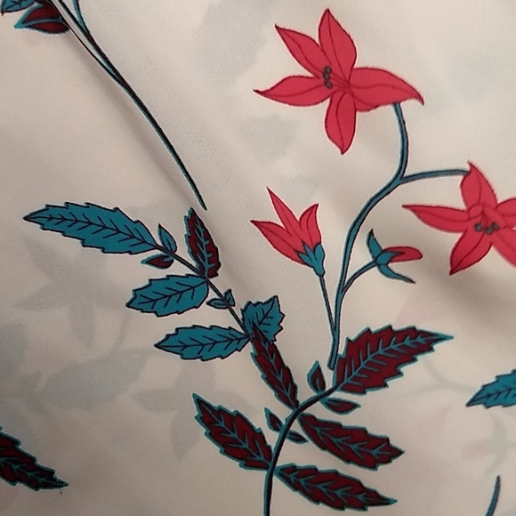 Lauren Conrad floral top - Picture 4 of 4